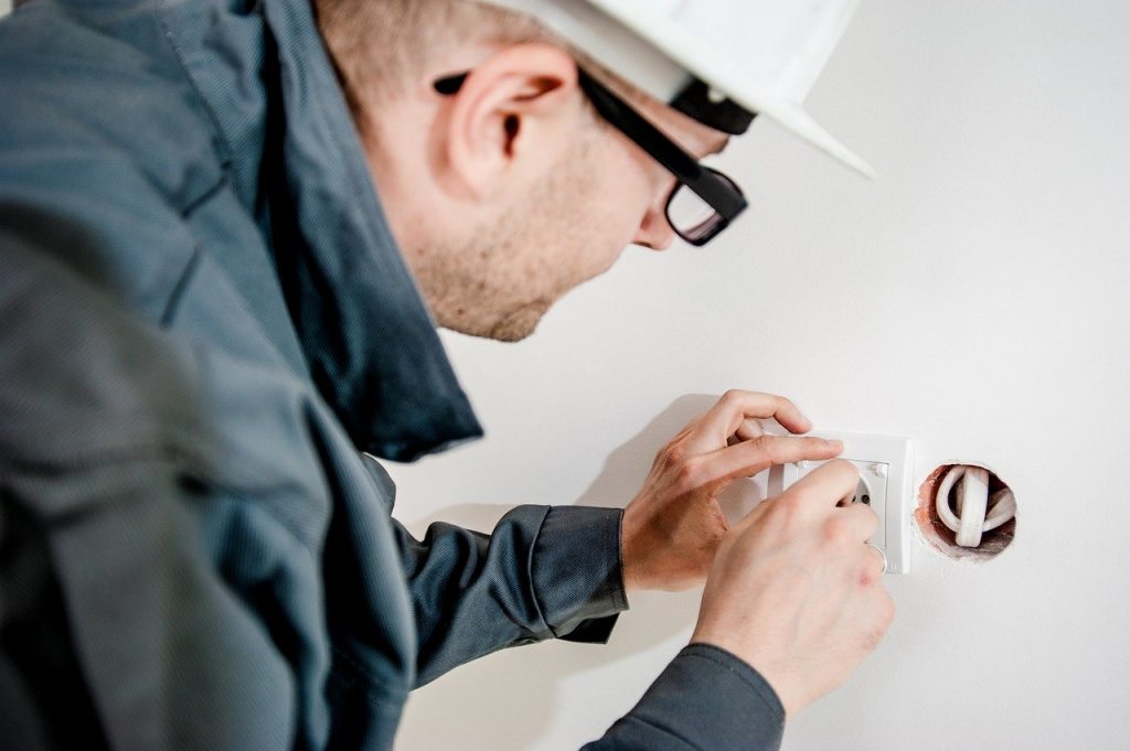 Quelles mesures de sécurité prendre lorsque vous effectuez des travaux électriques ?