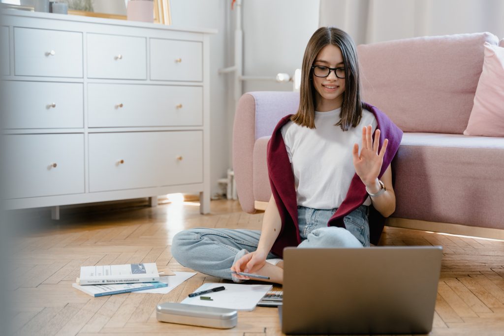 Quel bardage intérieur est le moins salissant quand on a des enfants ?